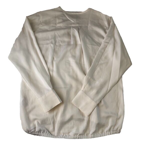 Banana Republic Factory Bubble Hem V-Neck Blouse Snow Day Size Medium NWT - Picture 3 of 16